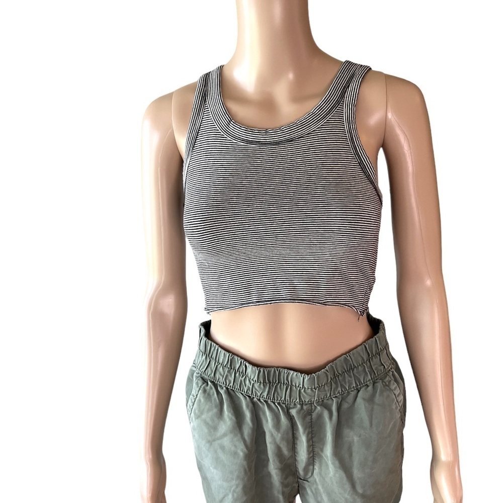 American Eagle black and white striped crop tank EUC size XS